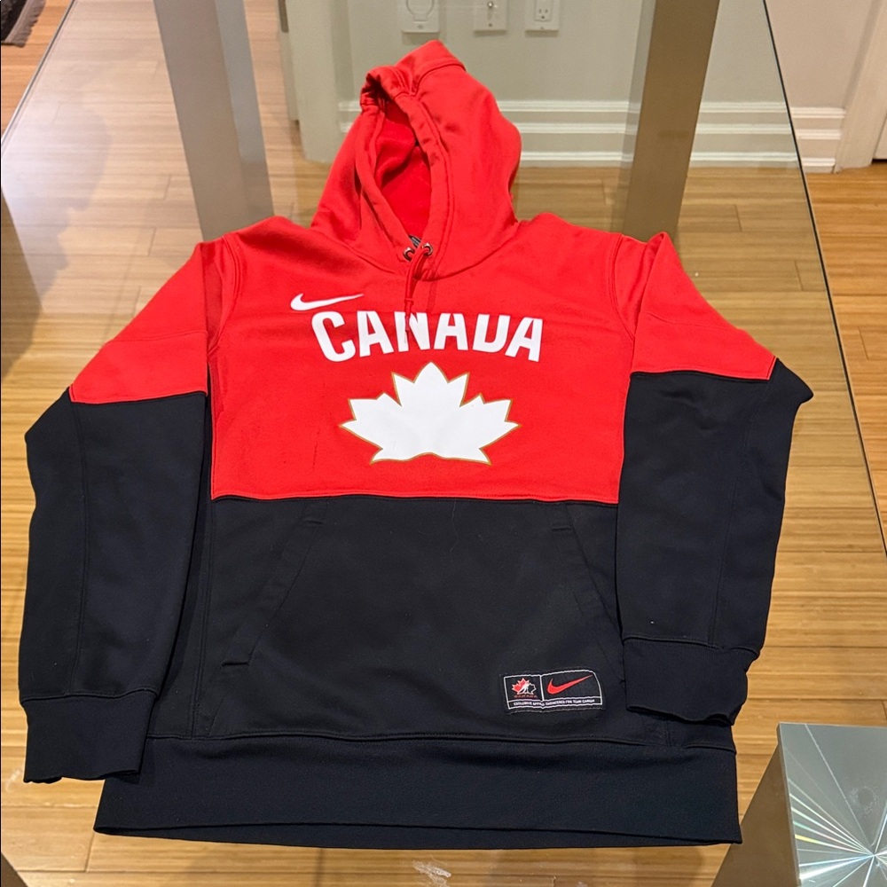Nike Unisex Red and Black Team Canada Hoodie  size small